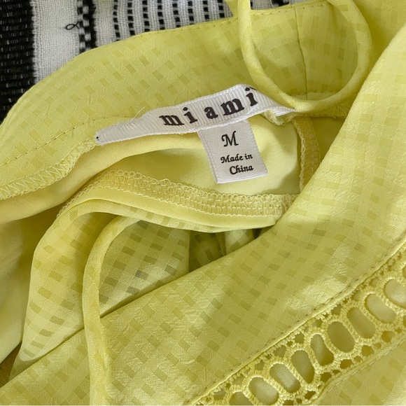 Francesca's Collections Bright Yellow Short Sleeve Shirt size Medium Miami Top - Picture 4 of 10